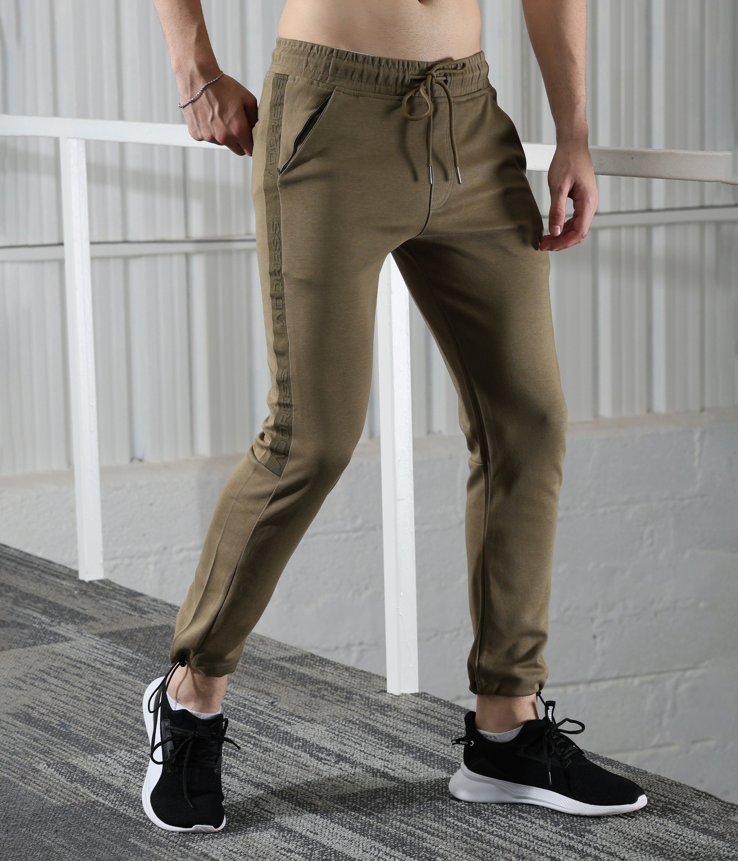 Brown Men's Stretchable Angle Fit Track Pants - Regular Fit