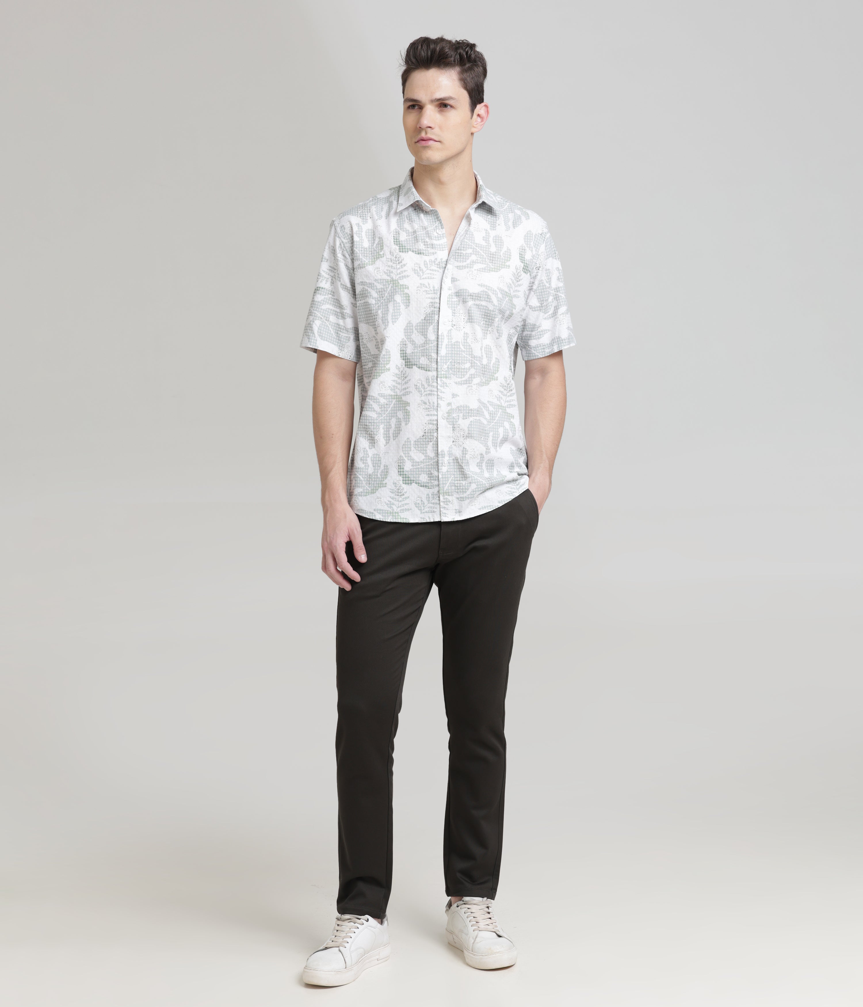Versatile Green Classic Fit Half Sleeve Shirt