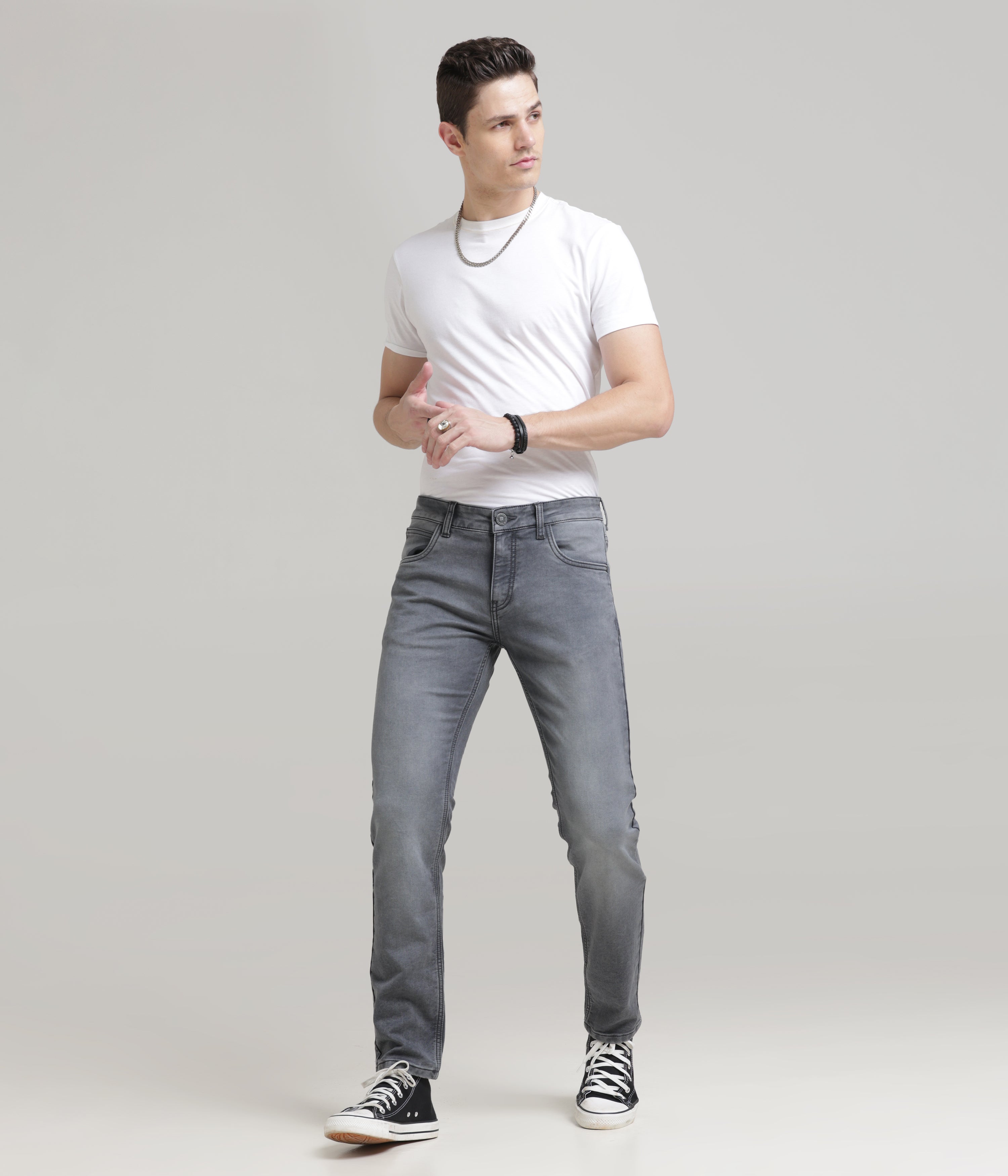 Grey Denim Jeans: Stylish Details, Versatile Comfort for Any Look