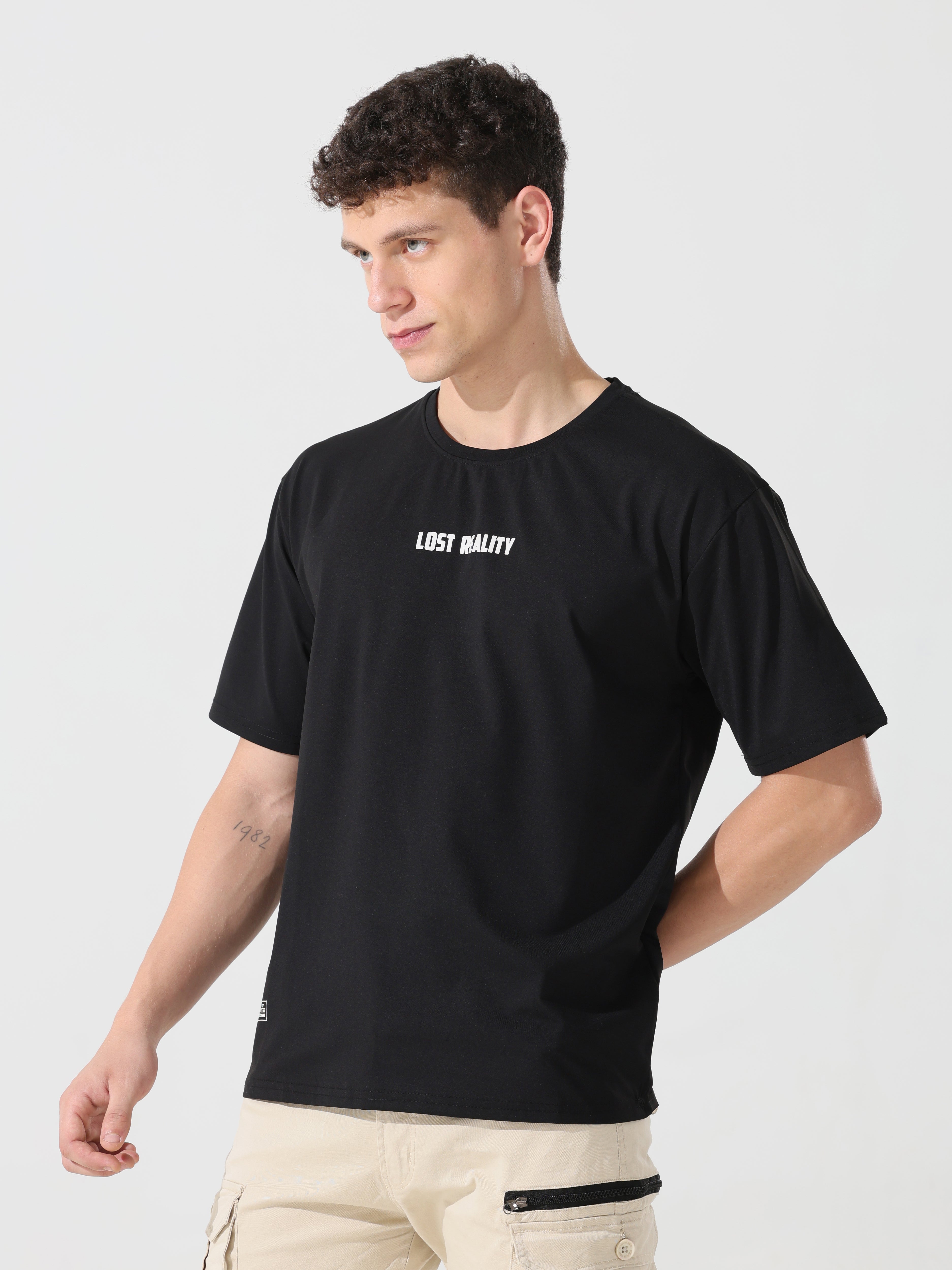 Lost reality Black half sleeve tee