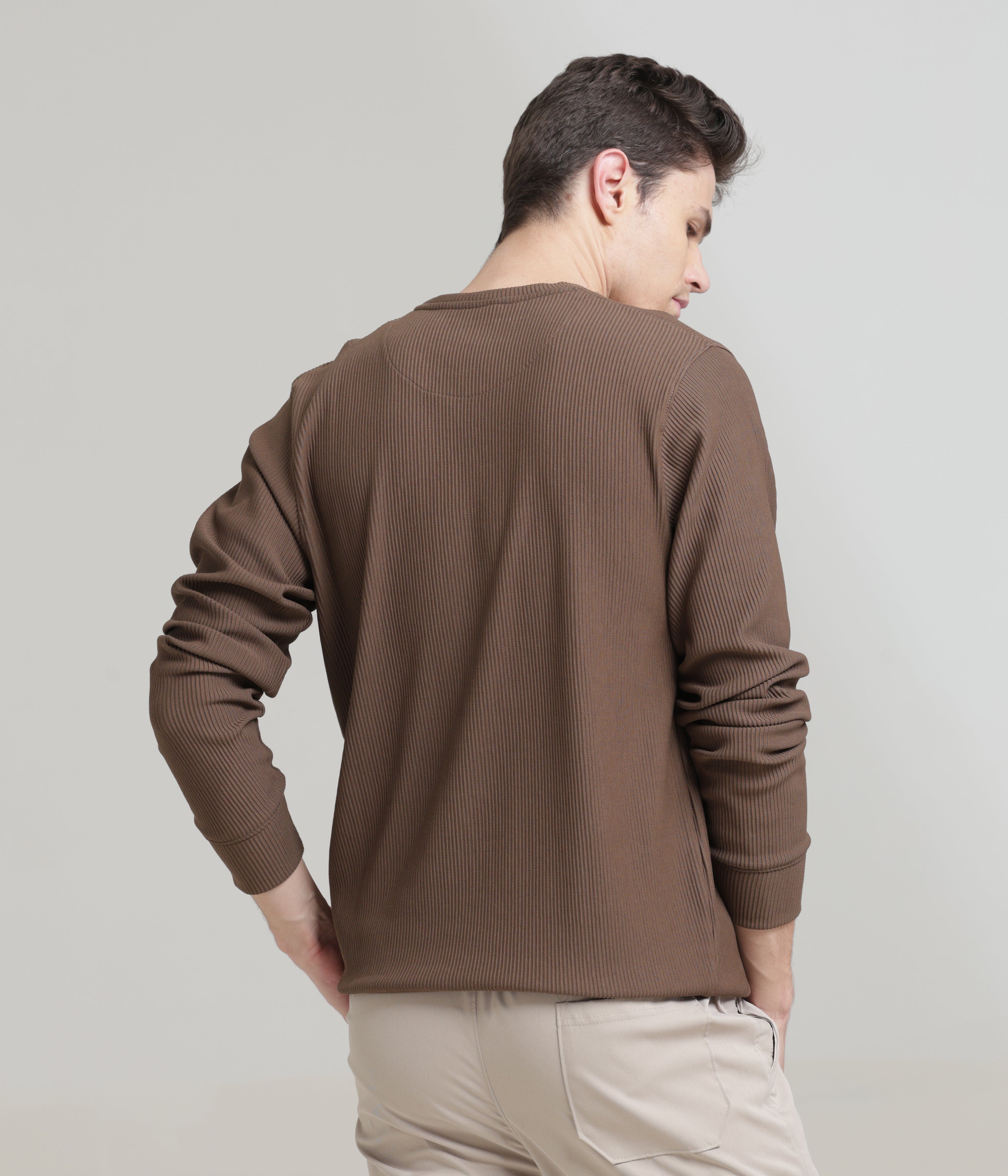 Brown Regular Fit Sweatshirt: Cozy, Casual Comfort for Chilly Days