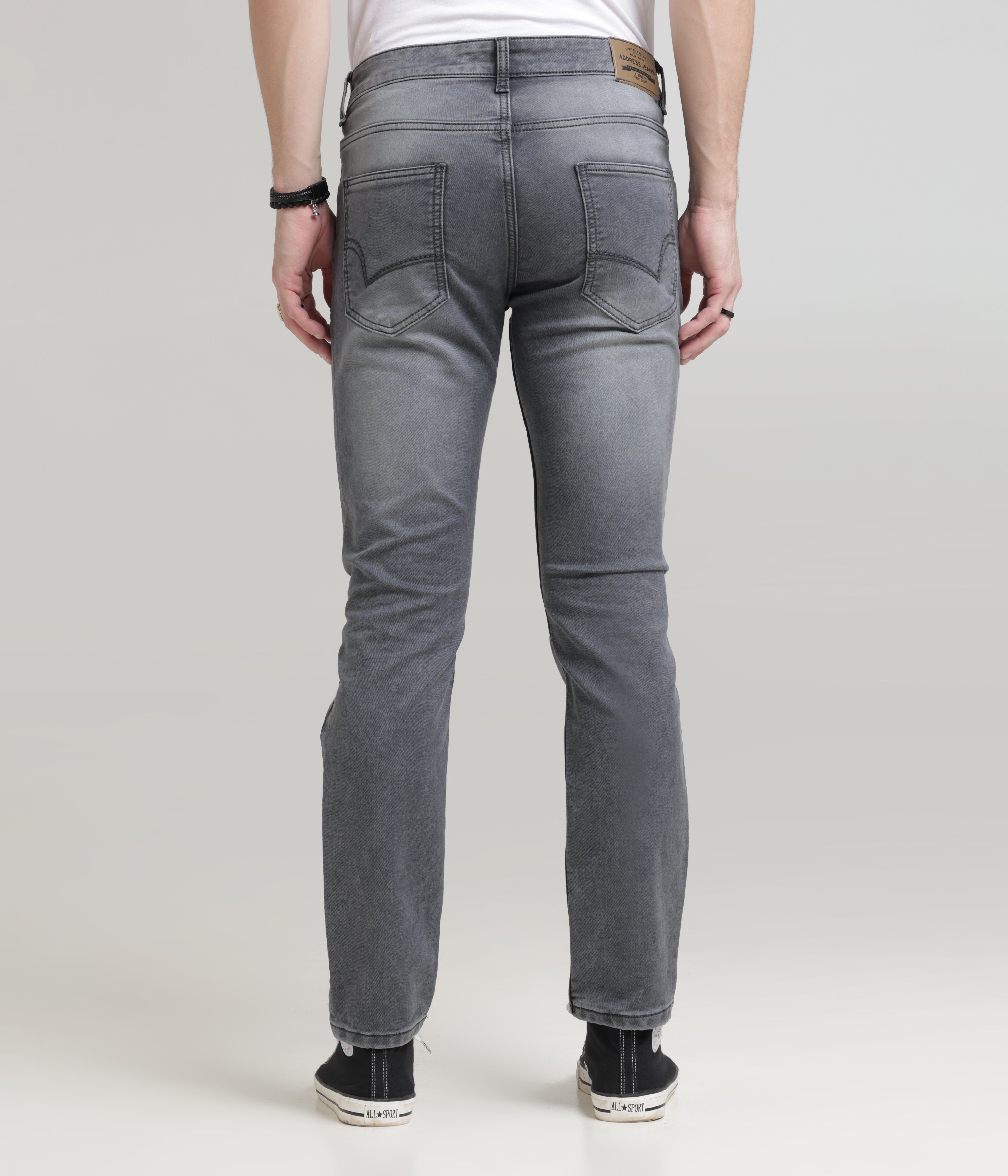 Grey Denim Jeans: Stylish Details, Versatile Comfort for Any Look