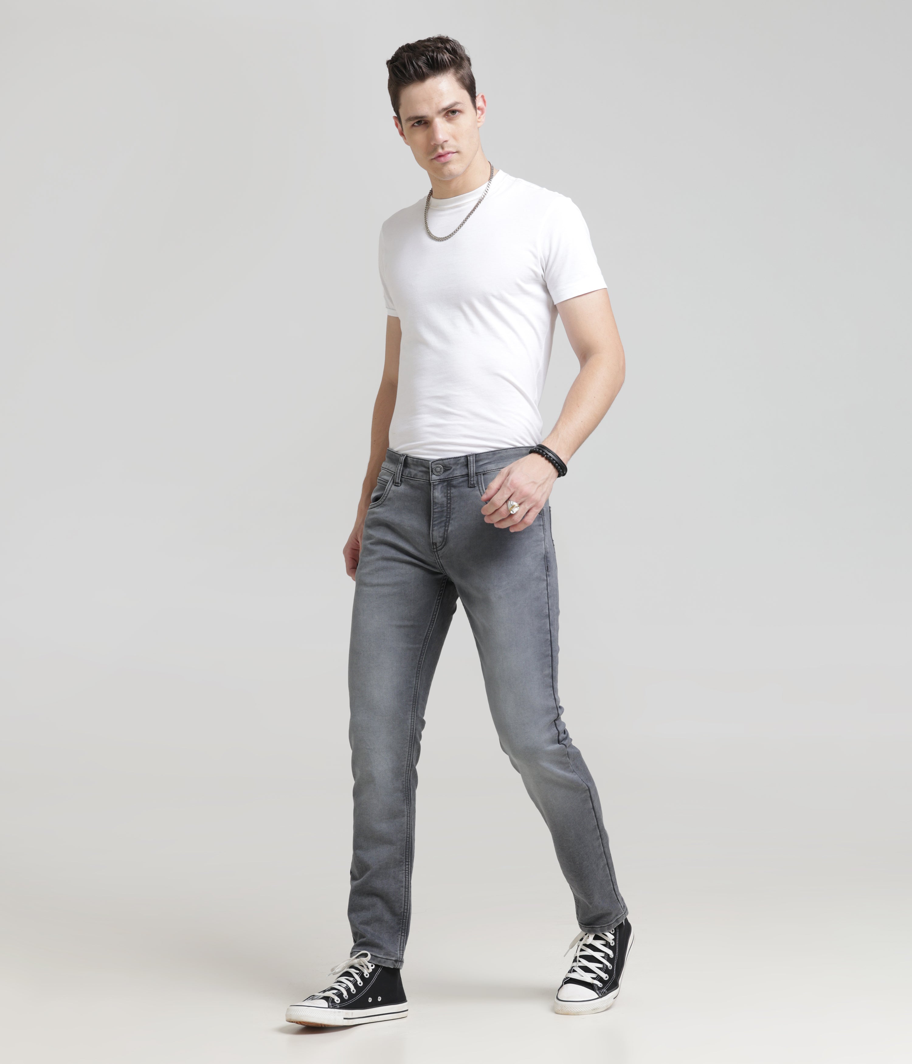 Grey Denim Jeans: Stylish Details, Versatile Comfort for Any Look